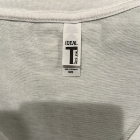 Disney “Mommy” 3X Women’s White V-Neck T-Shirt. - Picture 5 of 5